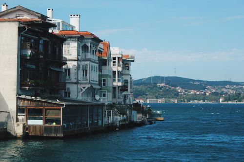 Free Charming traditional houses along the Bosphorus Strait in Istanbul, Turkey. Stock Photo