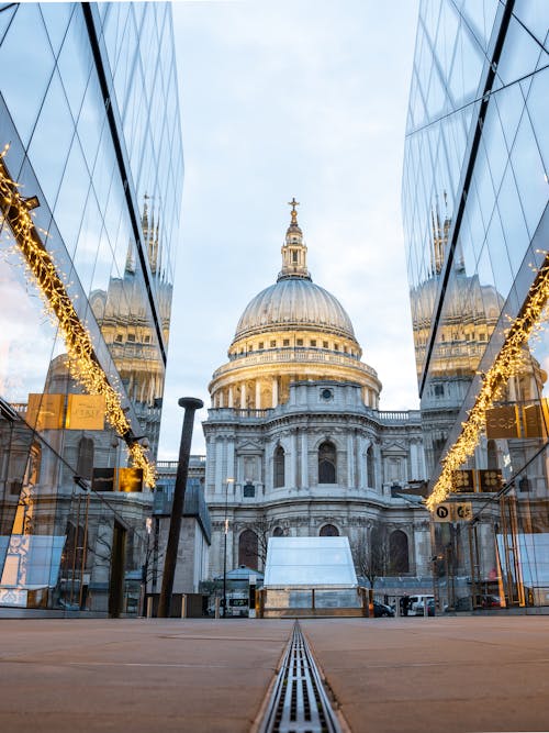 View of the St Pauls Cathedral in London, England, UK 
