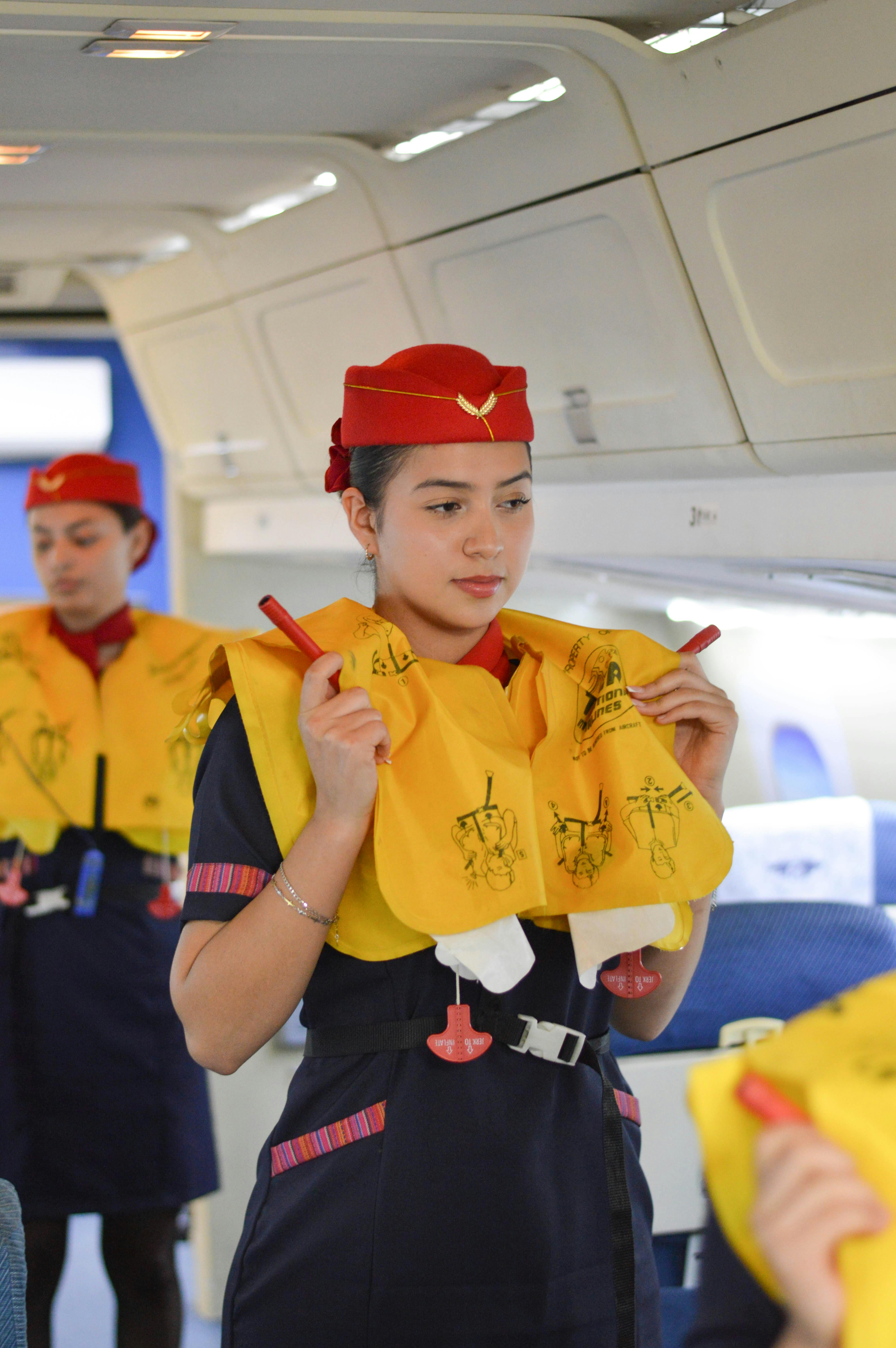 Delta Flight DL275's Diversion at LAX: Emergency Procedures Revealed