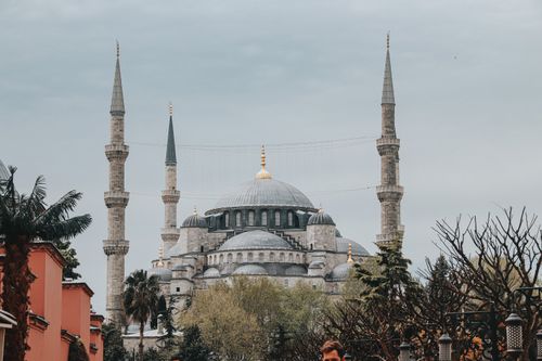 Free View of the iconic Suleymaniye Mosque in Istanbul showcasing Ottoman architecture. Stock Photo