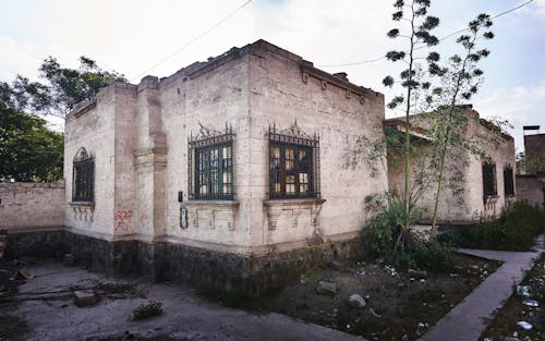 Kostenloses Stock Foto zu heruntergewirtschaftet, stillgelegte, verlassenes haus