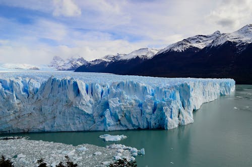 Glacier in Sea