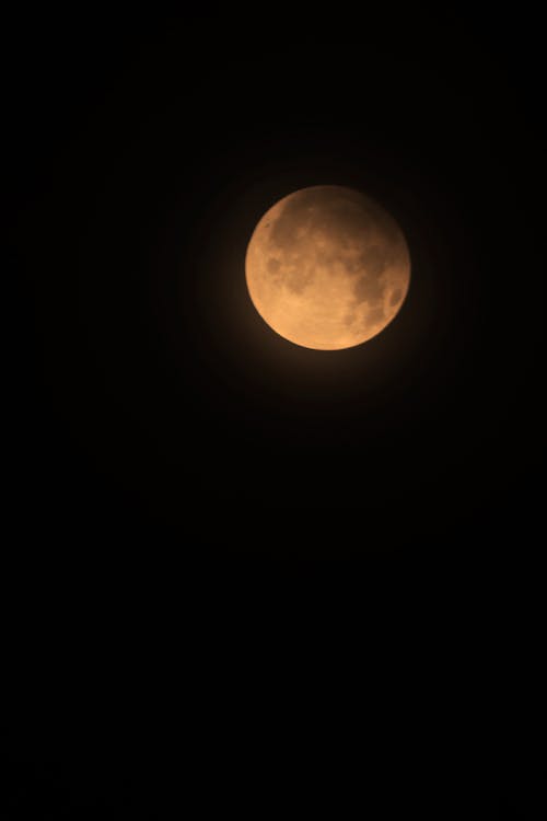 see the penumbral lunar eclipse using the Canon EOS 800D camera, Saturday (6 May 2023)