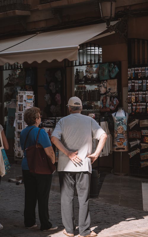 Darmowe zdjęcie z galerii z aktywni seniorzy, kobieta, mężczyzna