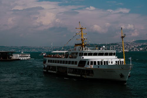 Kostenloses Stock Foto zu drohne erschossen, fähre, hafen