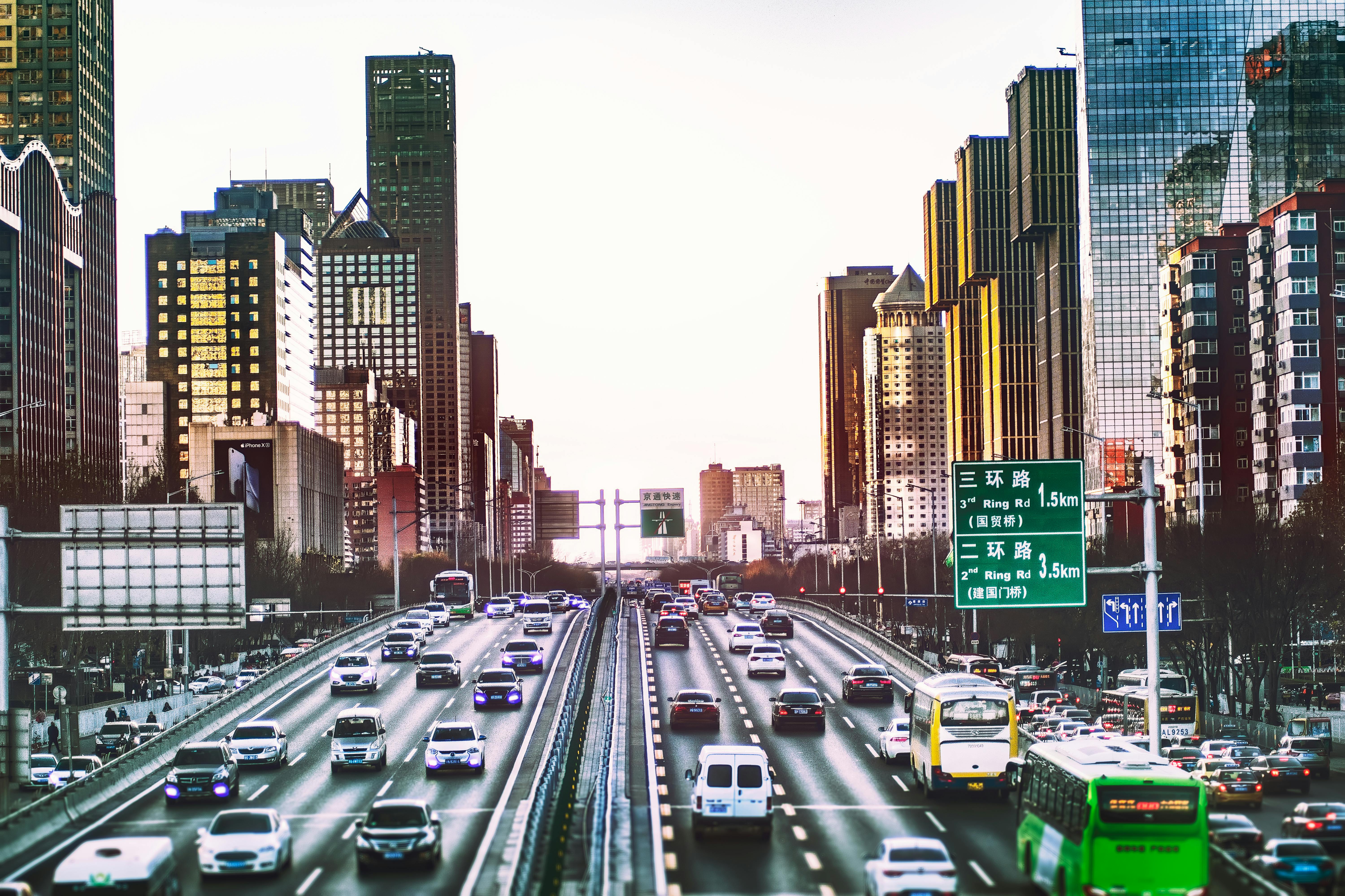 Cars on road | Photo: Pexels