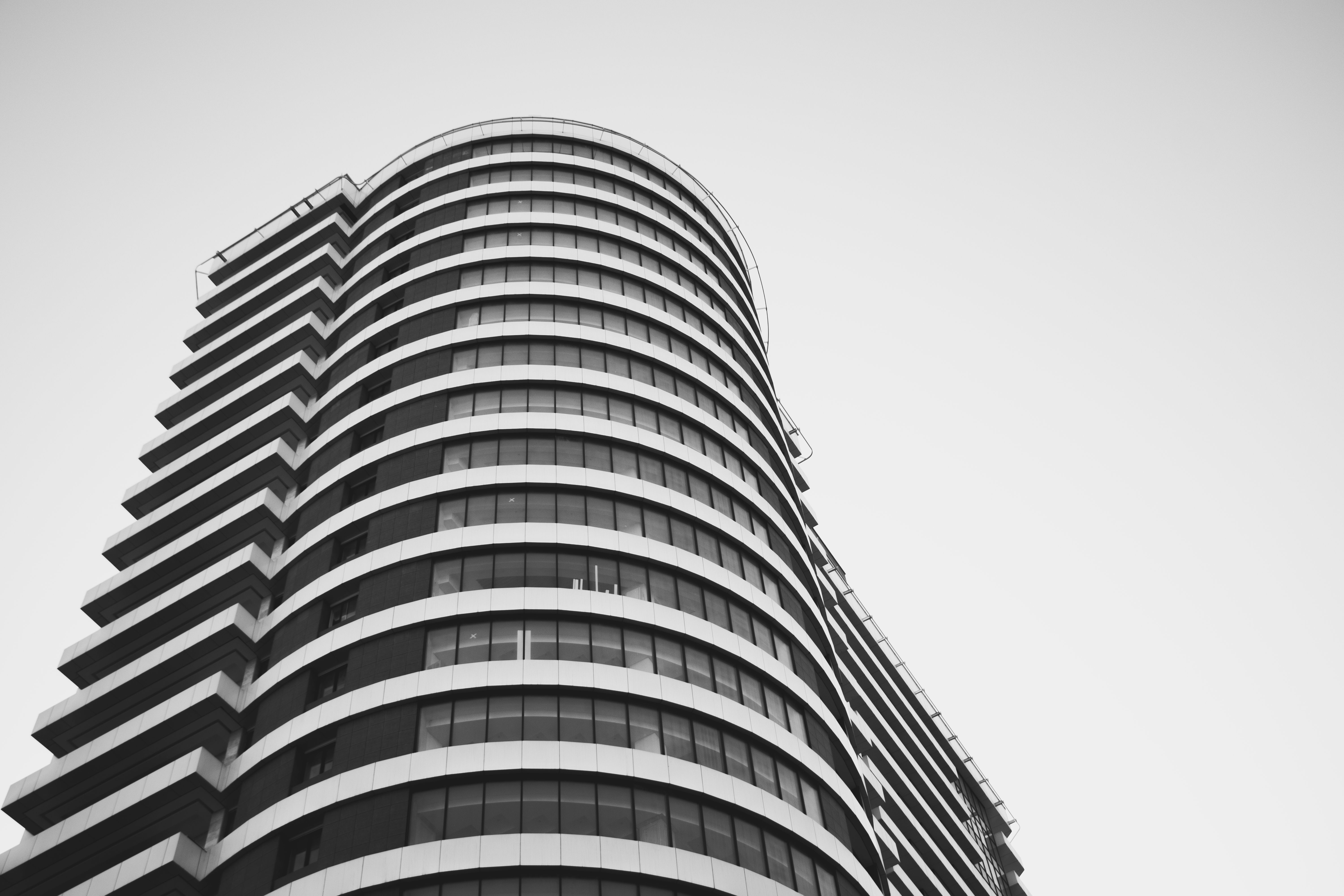 Low Angle Shot of a Modern Skyscraper · Free Stock Photo