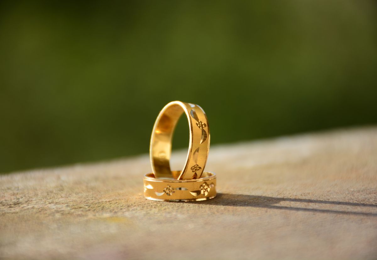 Gold jewellery accepted as collateral in a pawn transaction