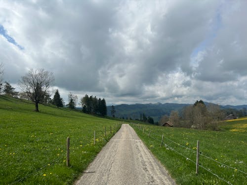 乡村小路, 多雲的, 天空 的 免费素材图片
