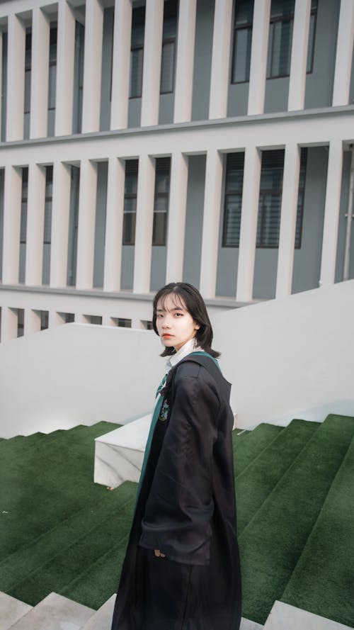 Gratis lagerfoto af Asiatisk pige, frakke, lodret skud