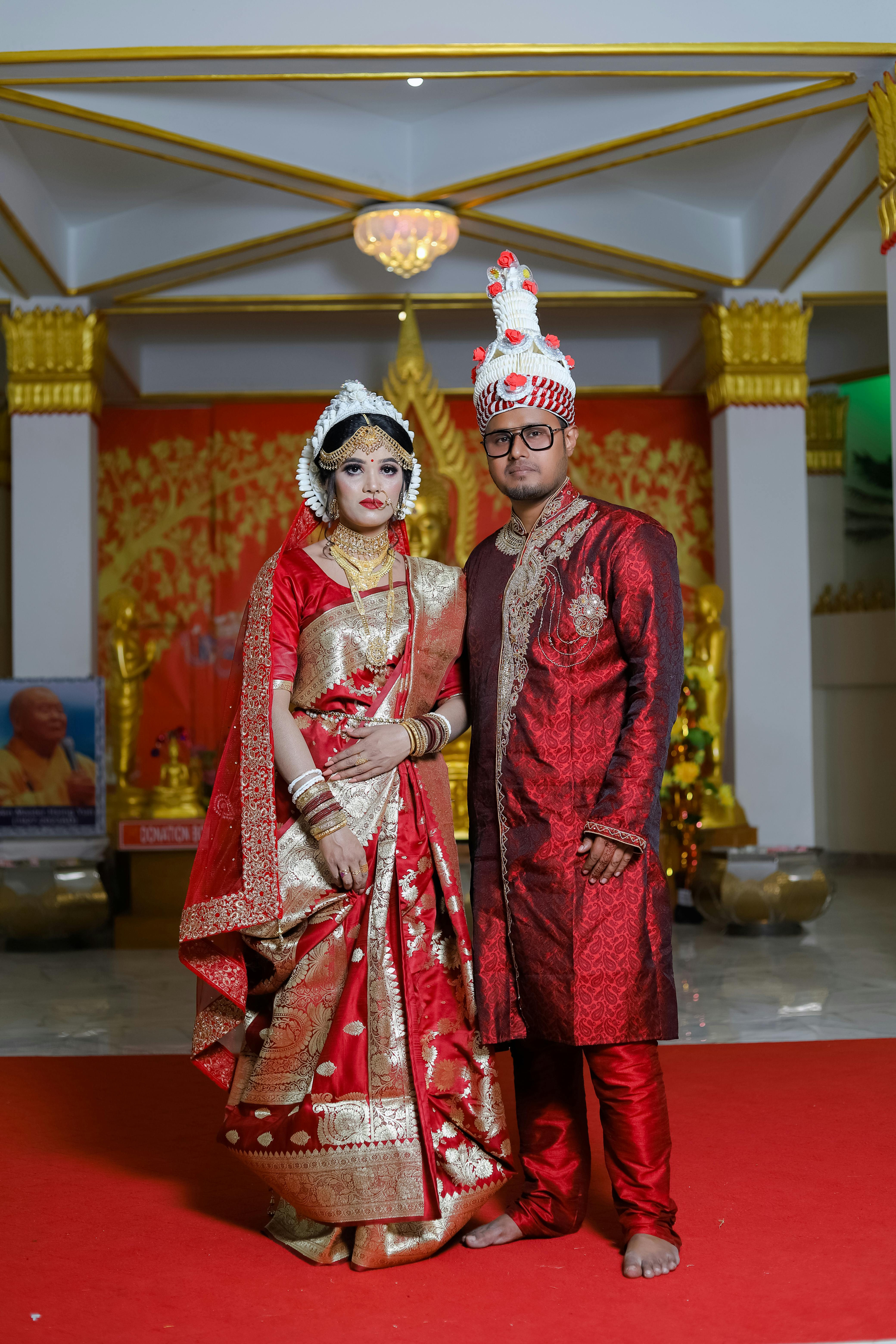 Pin by bhavana on BENGALI WEDDING LOOKS | Indian wedding poses, Indian wedding  photography couples, Indian wedding couple