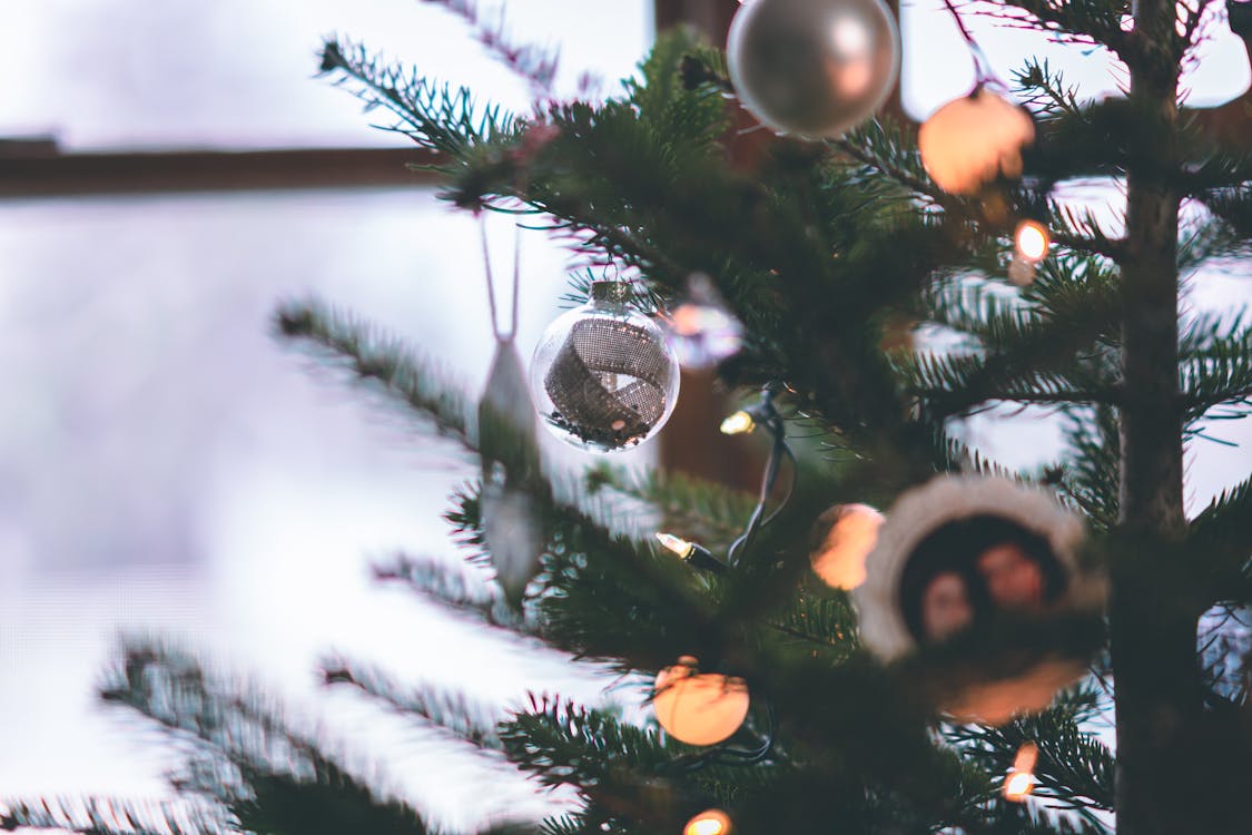 Gray Christmas Baubles Close-up Photography