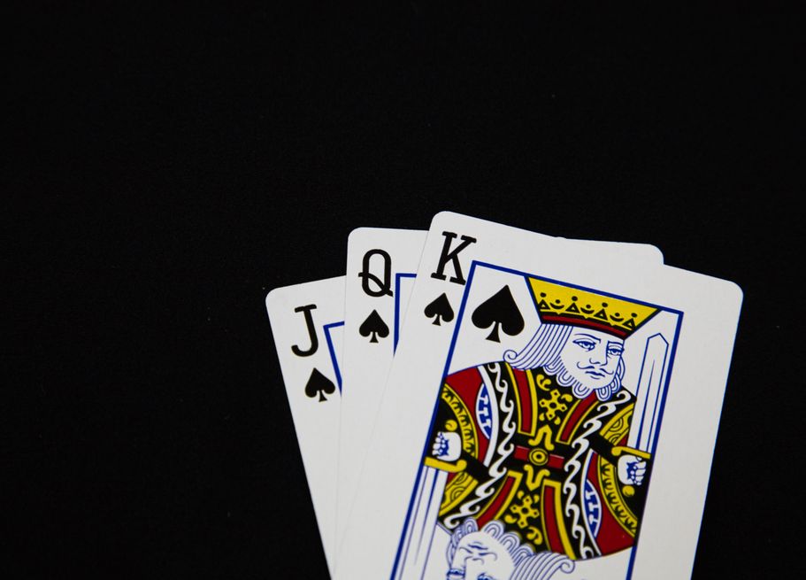 Online Casino: Spielautomaten und Live-Spiele im Überblick