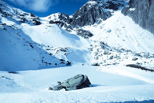 Foto profissional grátis de com frio, inverno, montanhas