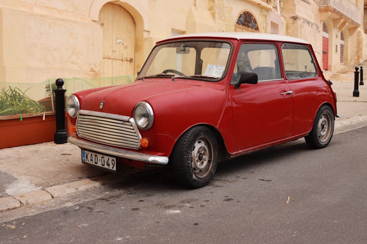 Red Vintage Mini Morris