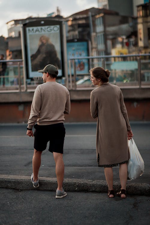 Δωρεάν στοκ φωτογραφιών με αναμένω, άνδρας, αστικός