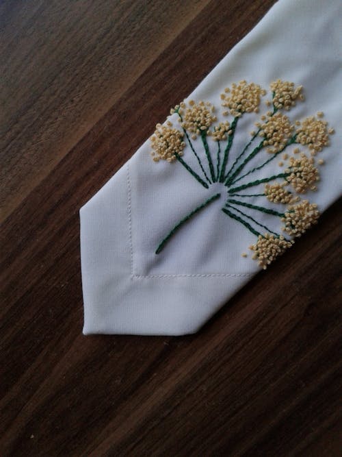 Foto stok gratis bersulam, dasi putih, fashion