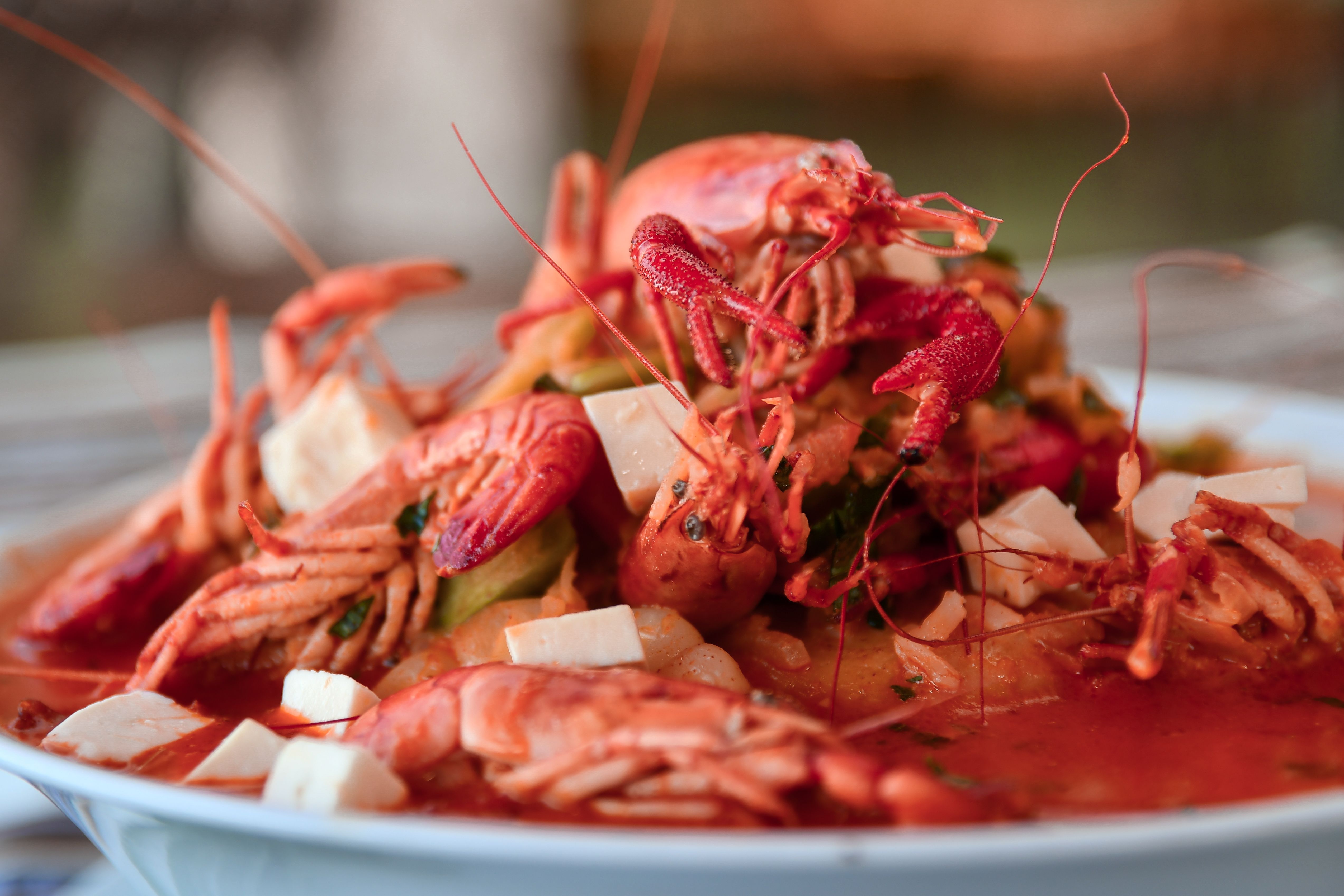 Garlic-Butter Shrimp & Grits with Toasted Almonds
