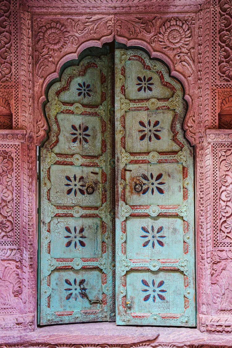 Vintage Doors In Building In India