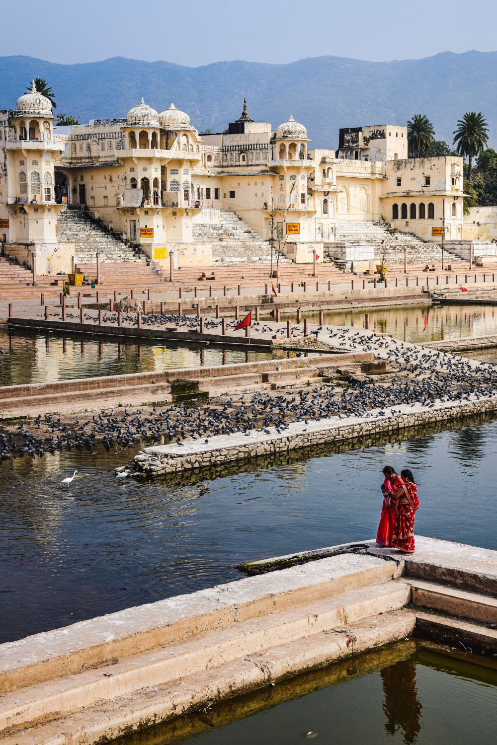 Buildings along the ghats of Pushkar Lake.