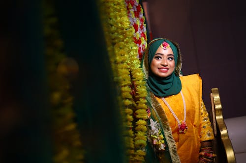 Бесплатное стоковое фото с индийская свадебная церемония, невеста, пляжная свадьба
