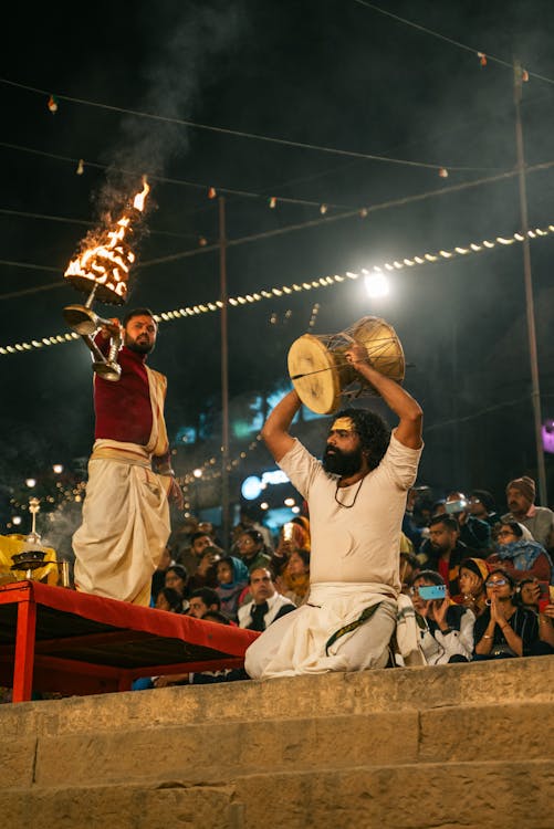 Arati Ritual on Ganges Shore · Free Stock Photo