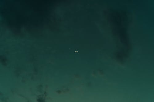 Бесплатное стоковое фото с капризное небо, луна, химеатический