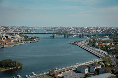 binalar, boğaziçi boğazı, evler içeren Ücretsiz stok fotoğraf