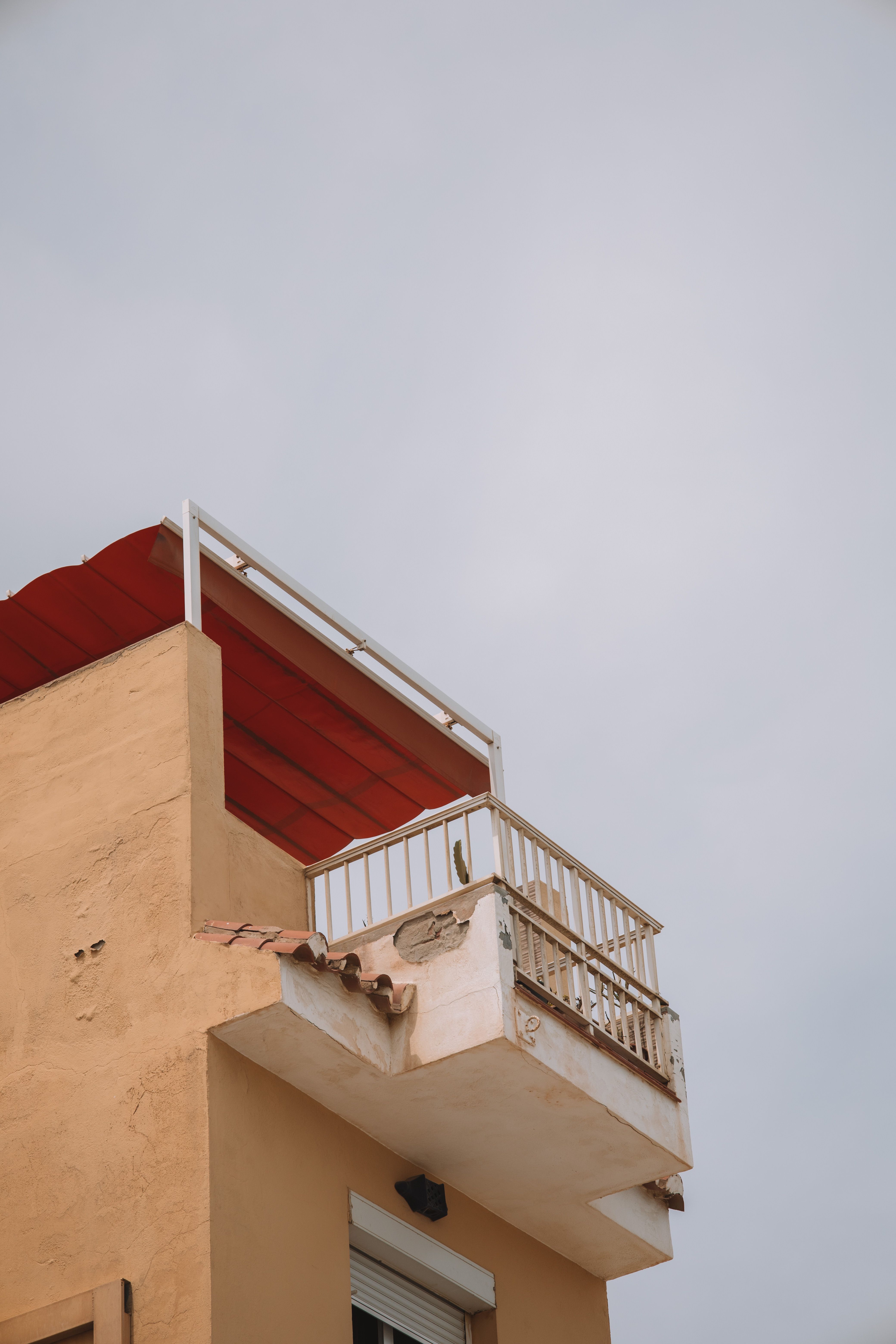 Old Apartment Building with Balconies · Free Stock Photo