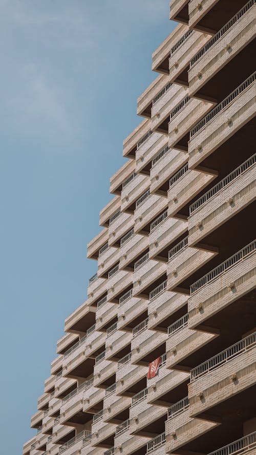 Základová fotografie zdarma na téma balkony, budova, čisté nebe