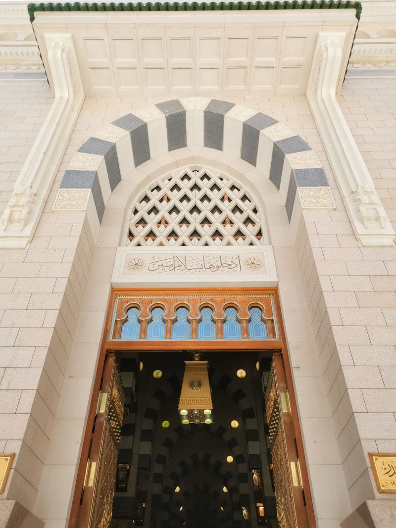 Gerbang masuk Masjid Nabawi