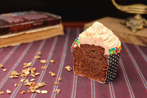 생일 케이크, 초콜릿 컵케이크, 초콜릿 케이크의 무료 스톡 사진