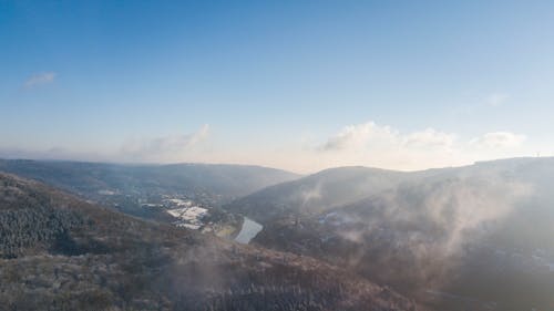 Kostenloses Stock Foto zu berge, blauer himmel, blick in den himmel