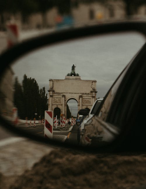 Gratis arkivbilde med bil speil, by, byer