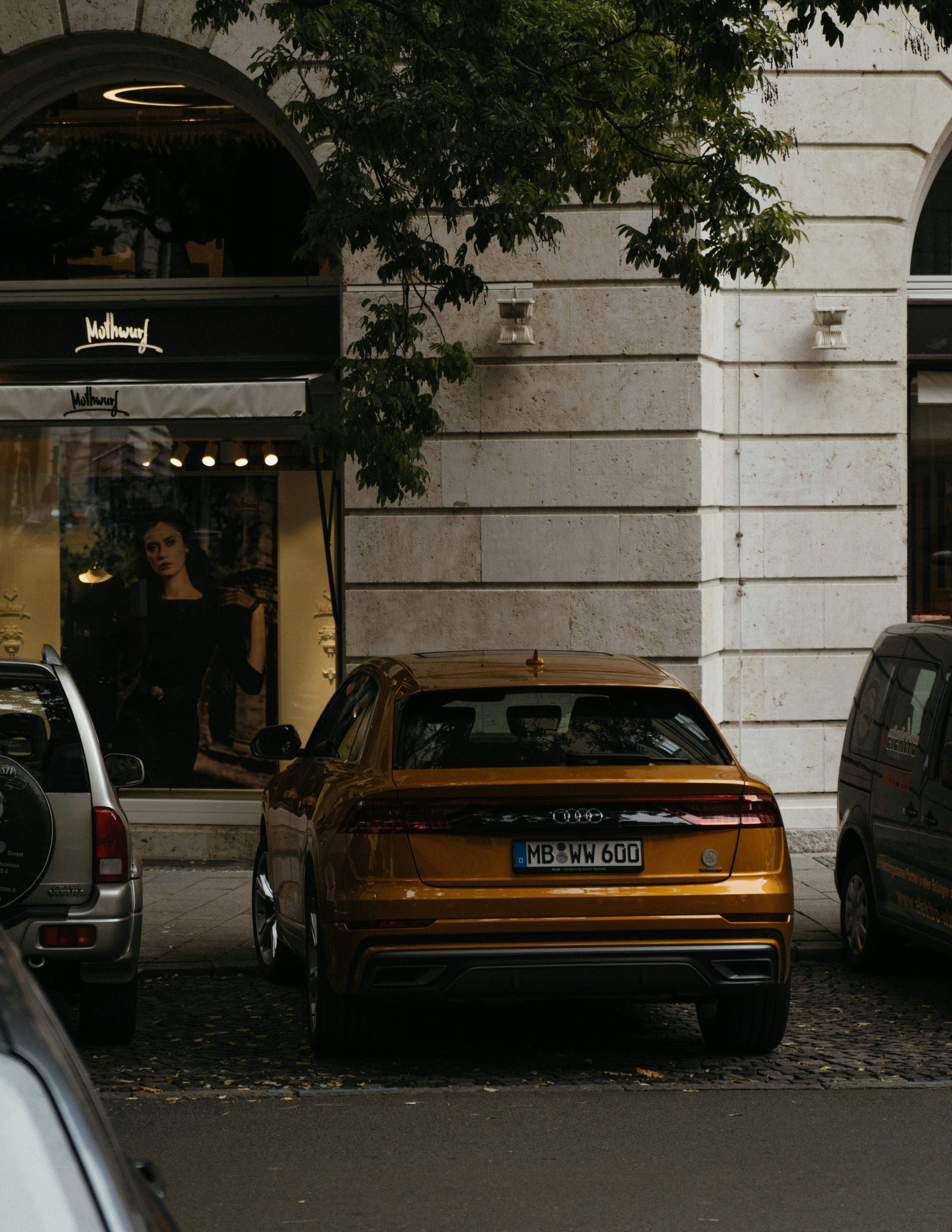 Başarılı bir web sitesi ve lüks arabalar