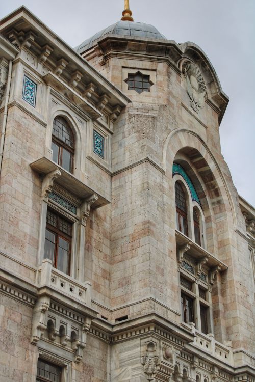 Free Stunning low-angle view of a historical building facade in Istanbul, Turkey. Stock Photo