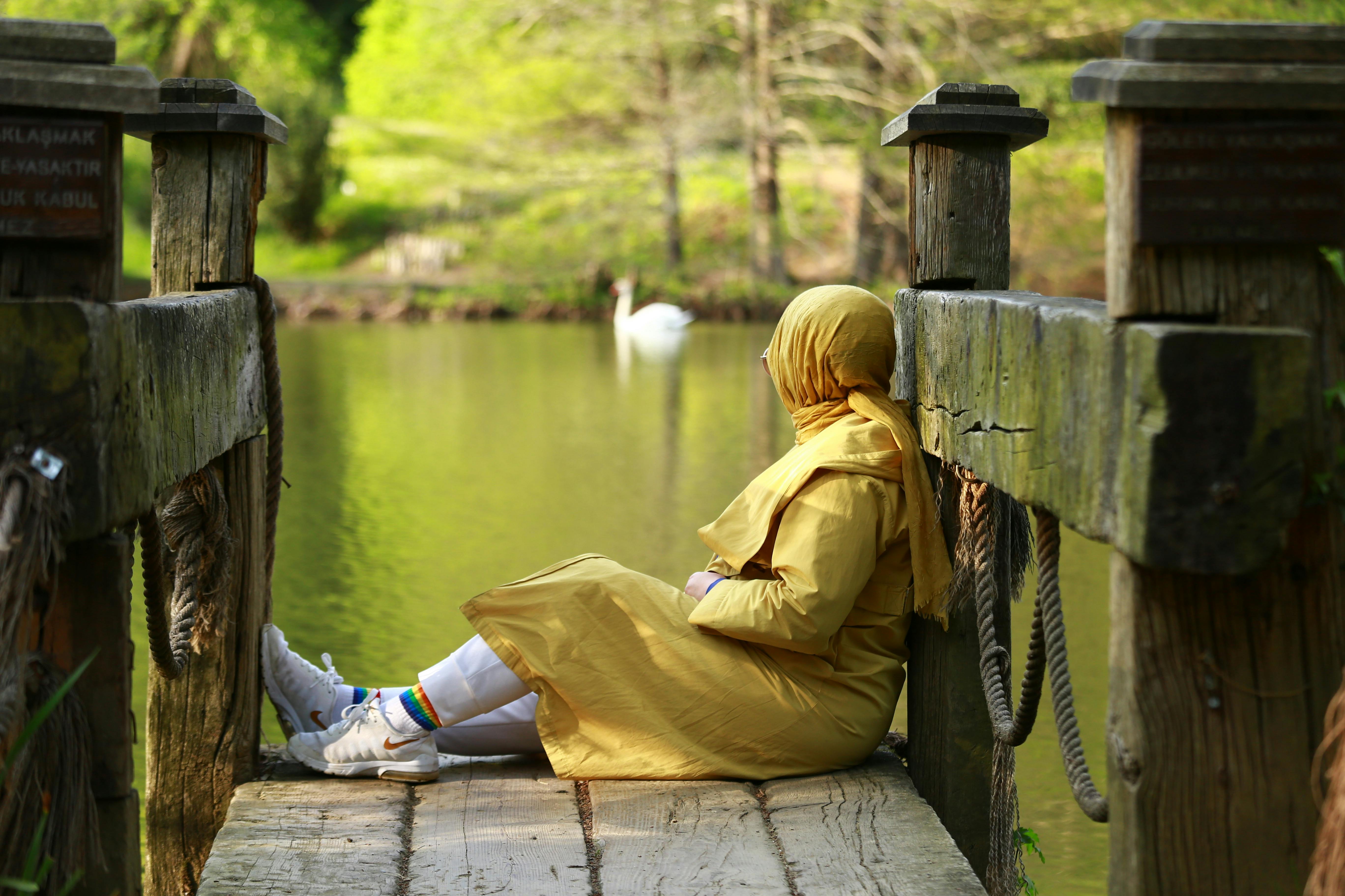 Yellow Gown Photos, Download The BEST Free Yellow Gown Stock Photos ...