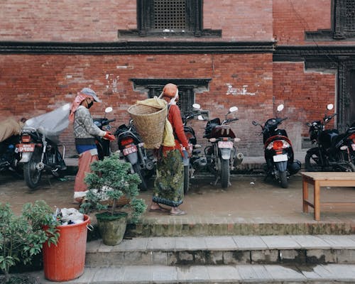 Δωρεάν στοκ φωτογραφιών με Άνθρωποι, αστικός, δρόμους της πόλης Φωτογραφία από στοκ φωτογραφιών