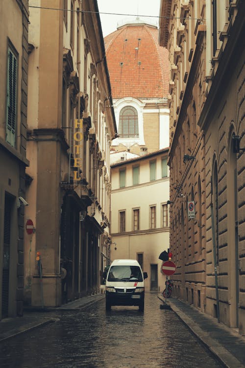 Základová fotografie zdarma na téma auto, budovy, cestování