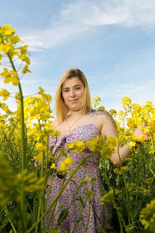 Základová fotografie zdarma na téma blond, hřiště, krátké vlasy