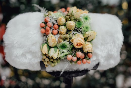 柔软的白色面料散发出黄玫瑰与绿菊的优雅香气，营造出温暖奢华的感觉