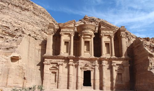 Free Discover the ancient, sunlit Monastery at Petra, a must-see landmark in Jordan. Stock Photo