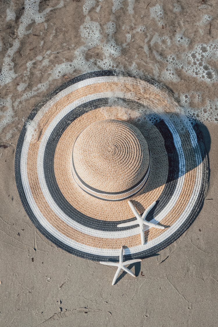 Water And Starfish On Hat