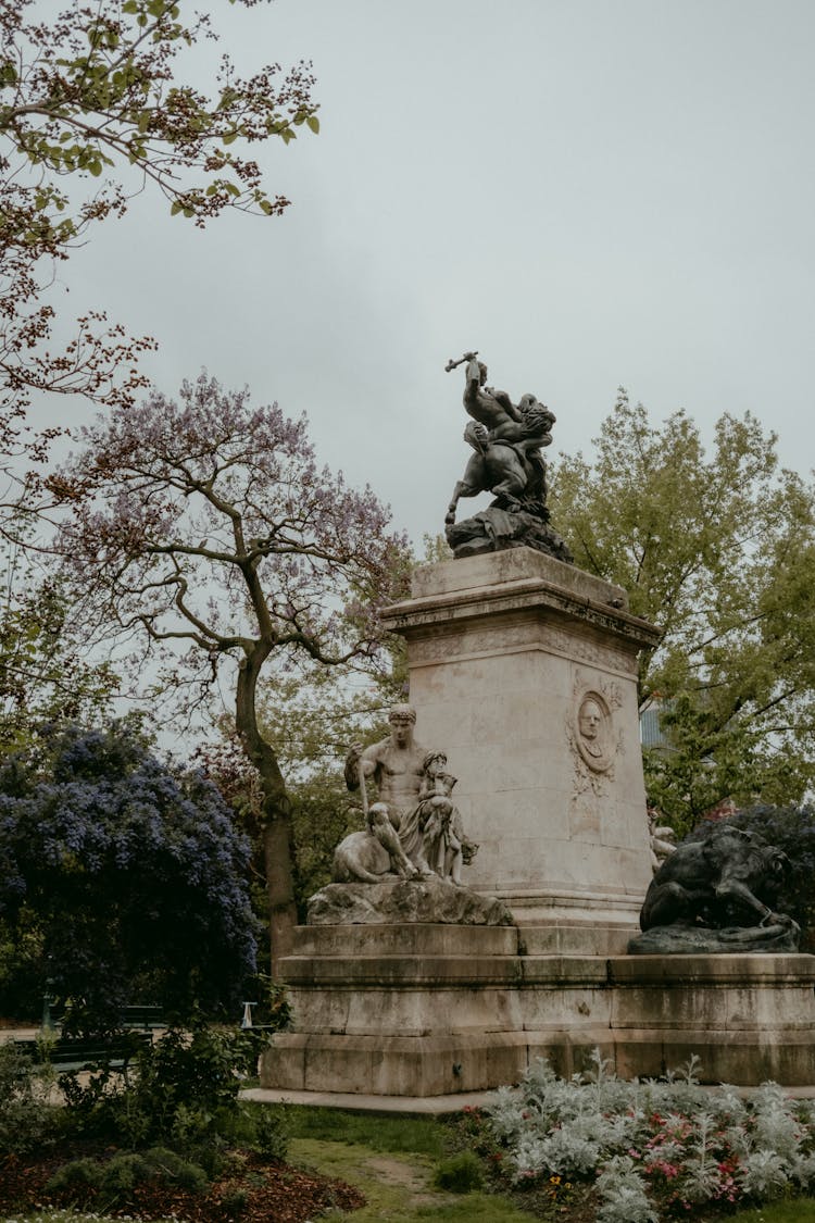 Monument Of Antoine Louis Barye, Square Barye, Ile Saint Louis, Paris