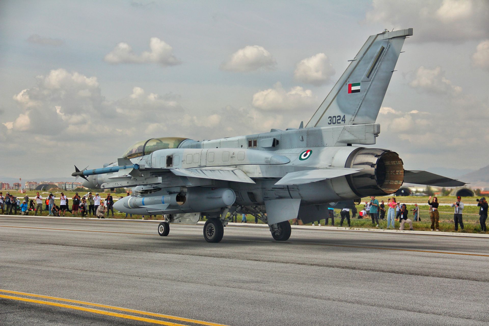 F-16 of UAE Air Force on Airshow