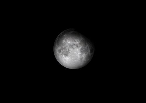 Základová fotografie zdarma na téma černobílý, luna, měsíc