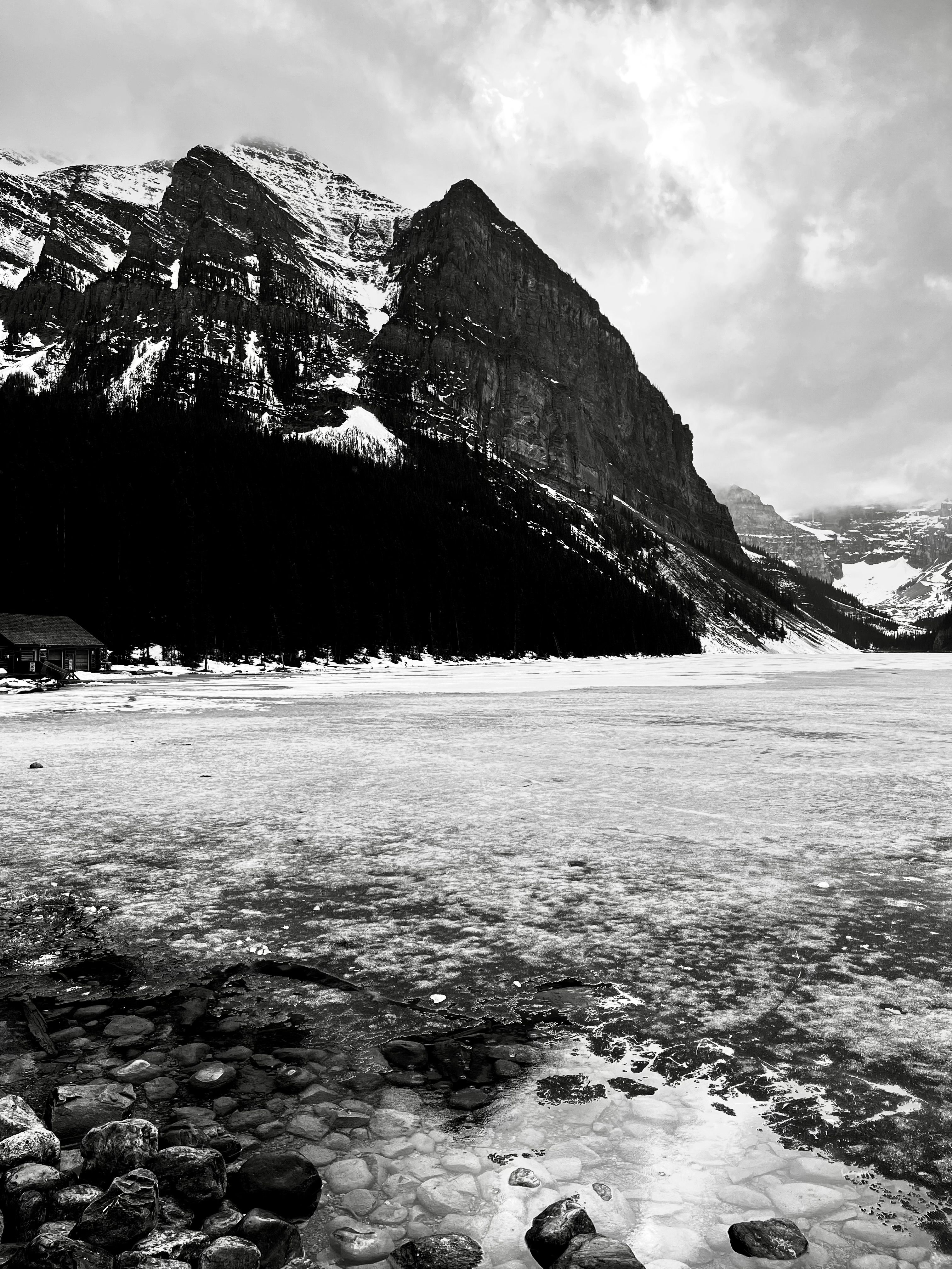 Black and white photograph of a mountain lake · Free Stock Photo