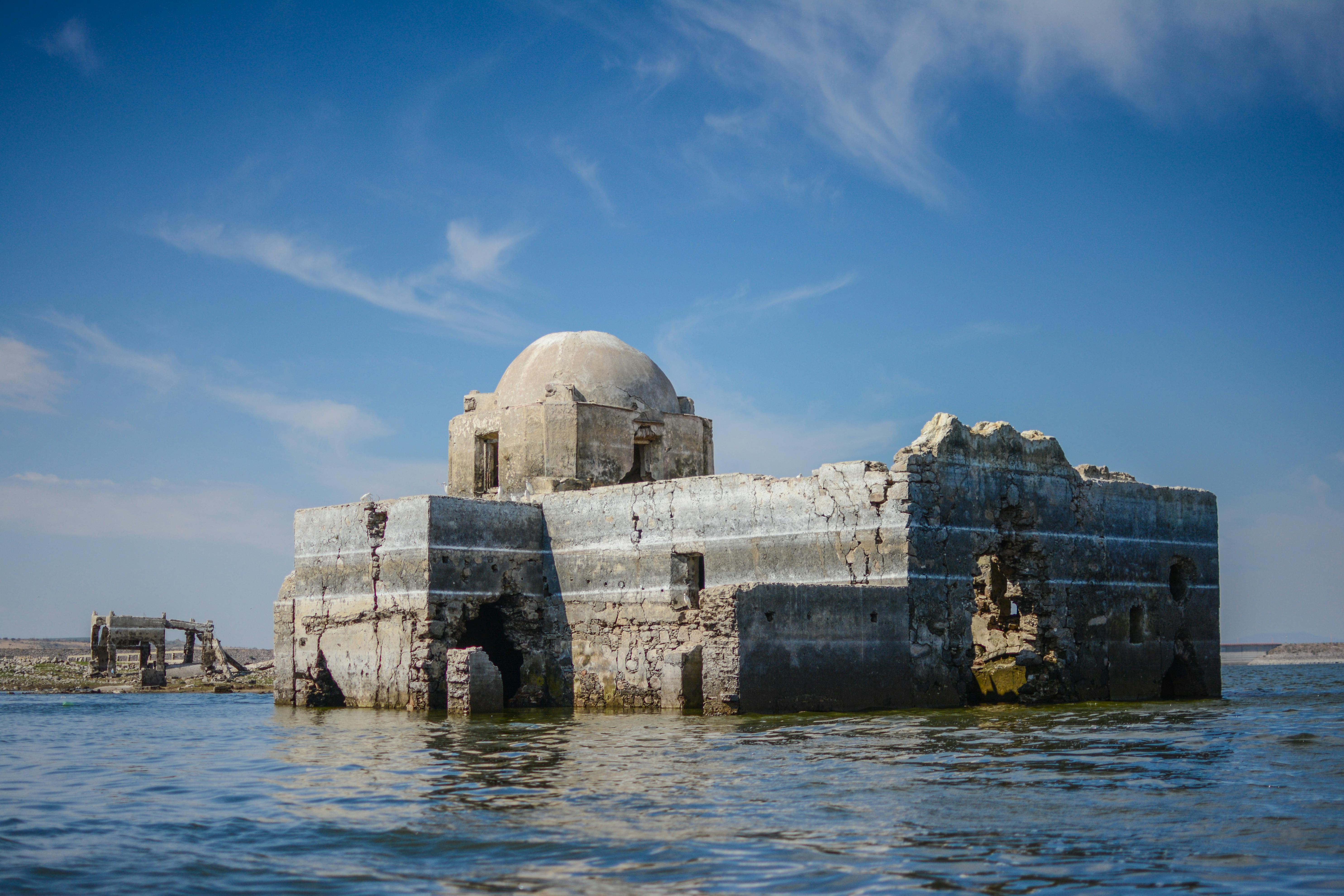 Misteri Kota dan Kuil Megah yang Tersembunyi di Bawah Laut