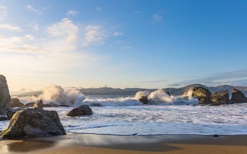 Kostenloses Stock Foto zu felsen, meer, meeresküste