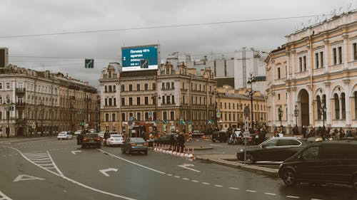 Imagine de stoc gratuită din acoperit de nori, autoturisme, clădiri